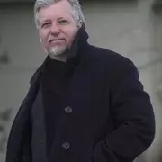 Dan Simmons